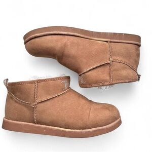 Juicy Couture Cold Weather Fuzzy Comfy Short Ankle Booties size 8